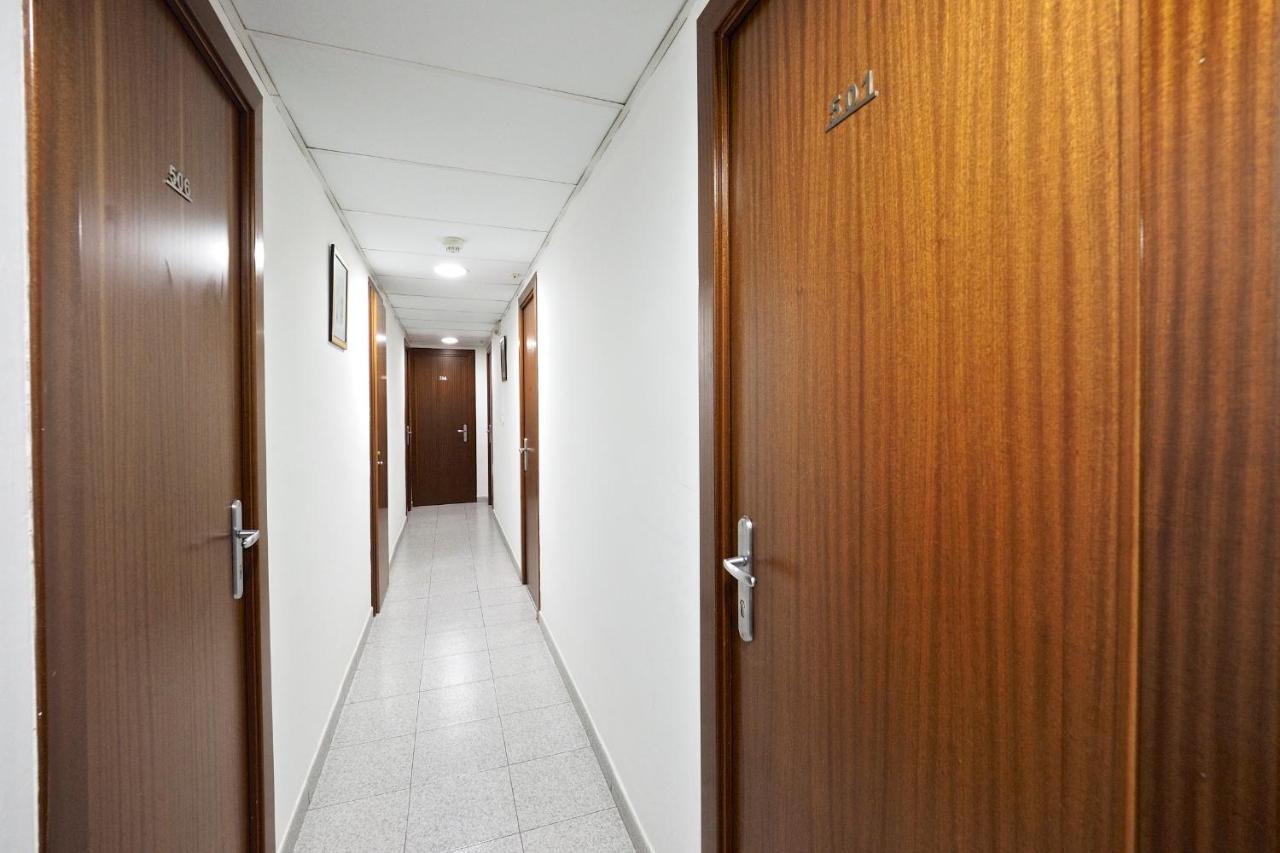 Hostal Ballestero Барселона Екстер'єр фото